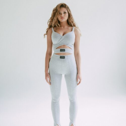 SZARY TOP Z WYCIĘCIAMI