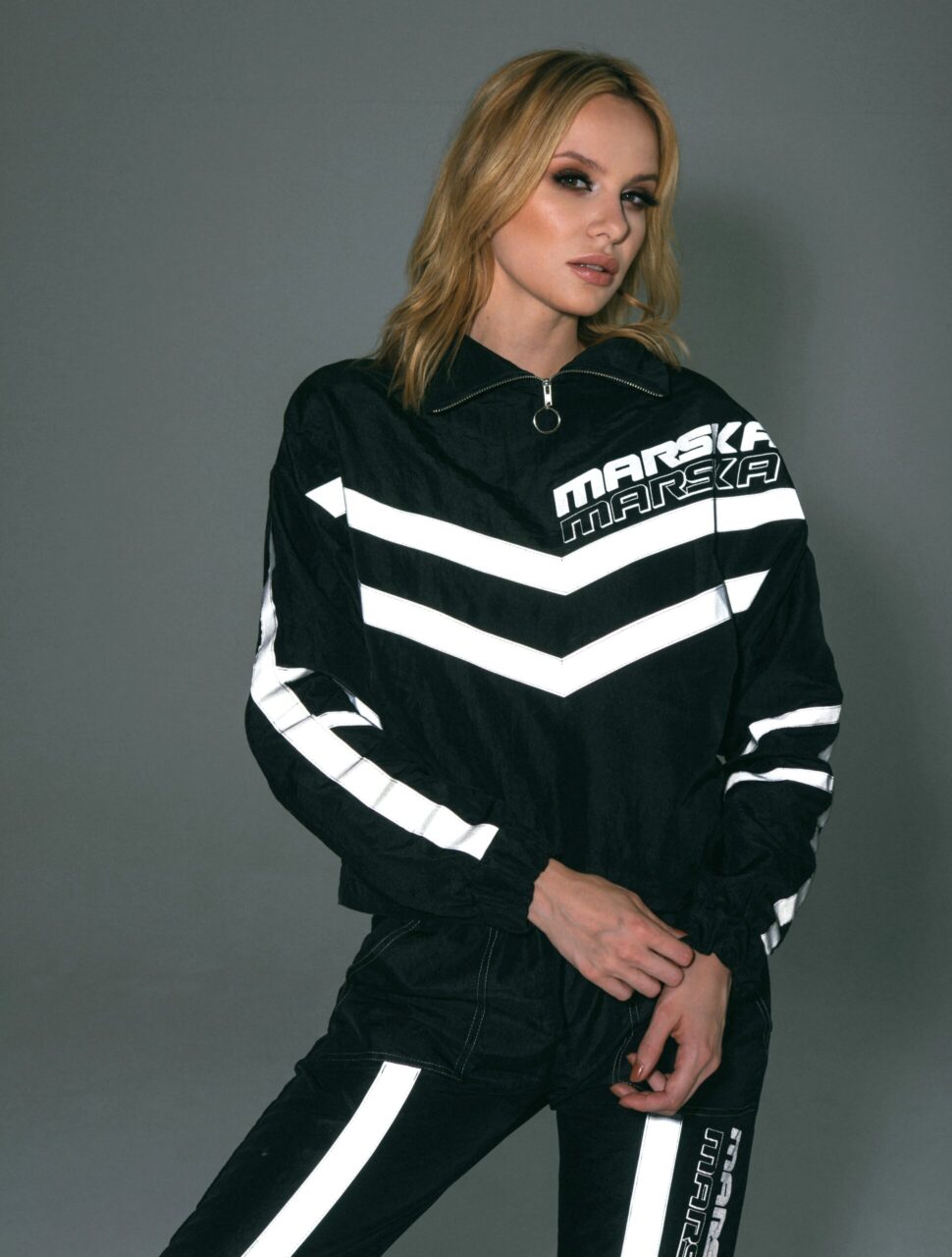 BLACK SWEATSHIRT REFLECTIVE TAPE BLACK SWEATSHIRT REFLECTIVE TAPE