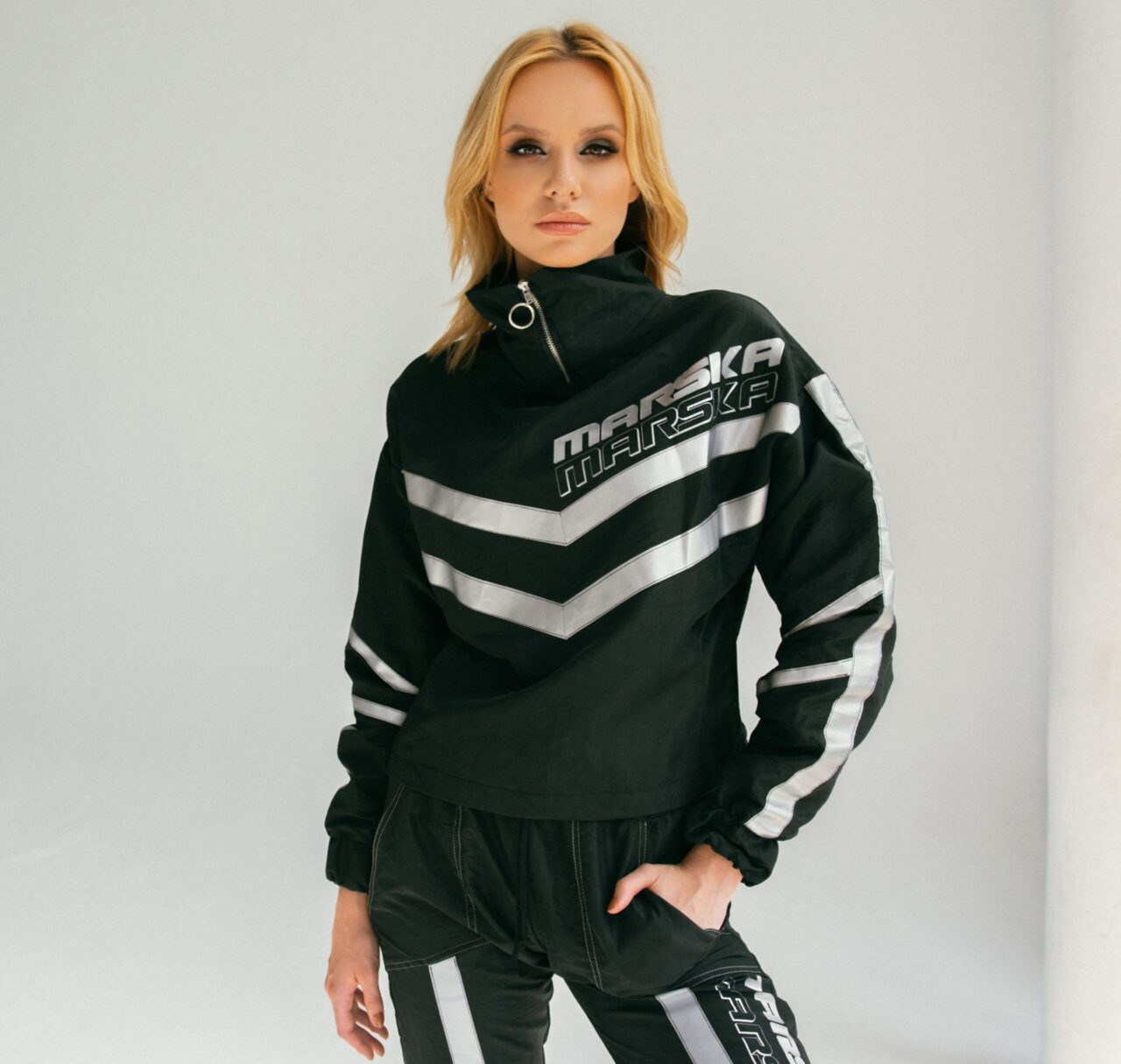 BLACK SWEATSHIRT REFLECTIVE TAPE BLACK SWEATSHIRT REFLECTIVE TAPE