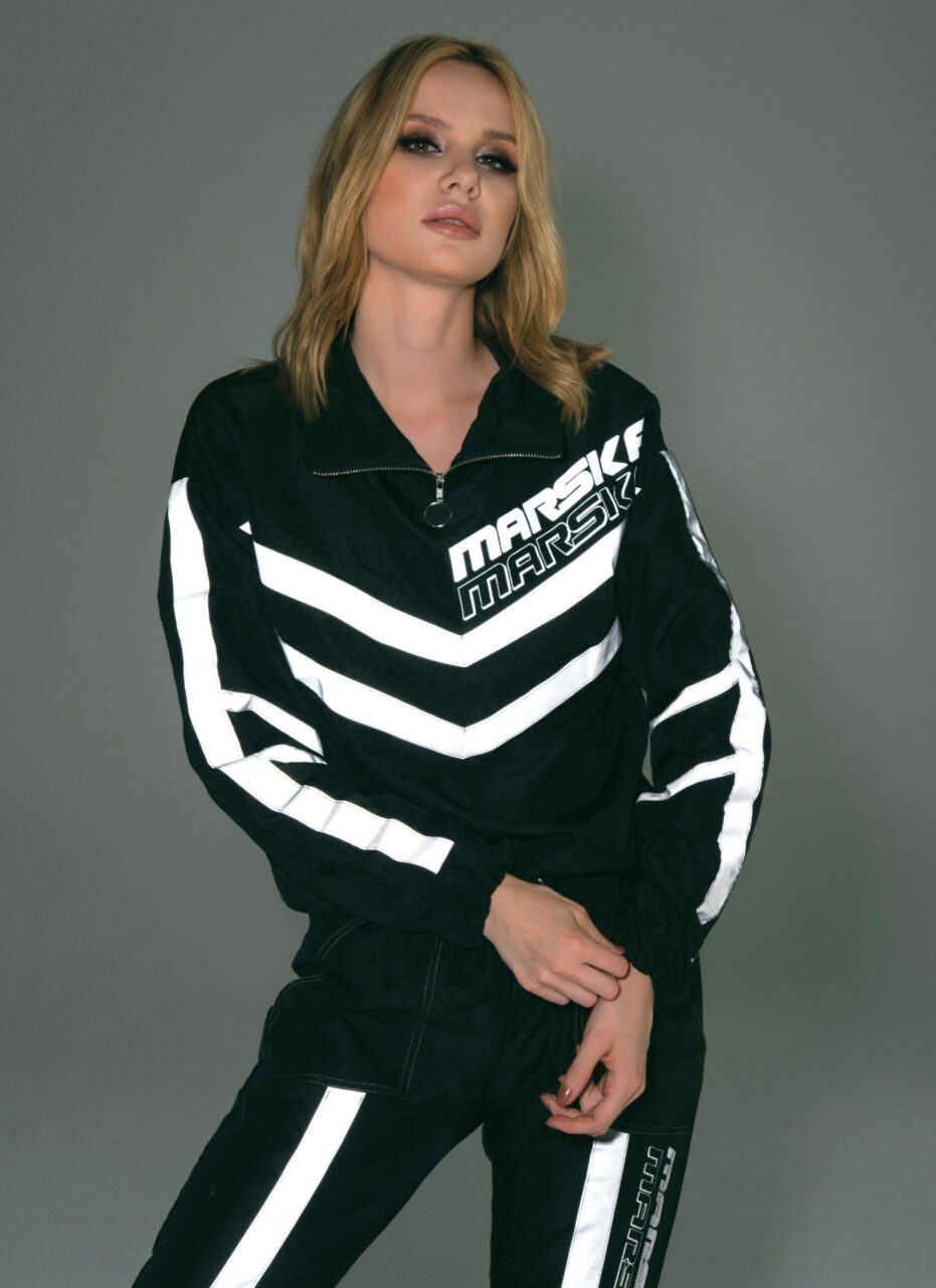 BLACK SWEATSHIRT REFLECTIVE TAPE BLACK SWEATSHIRT REFLECTIVE TAPE