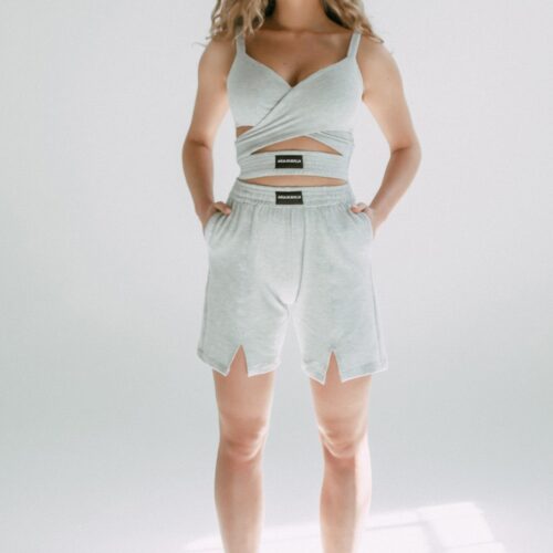 SPODENKI SZARE Z WYCIĘCIAMI